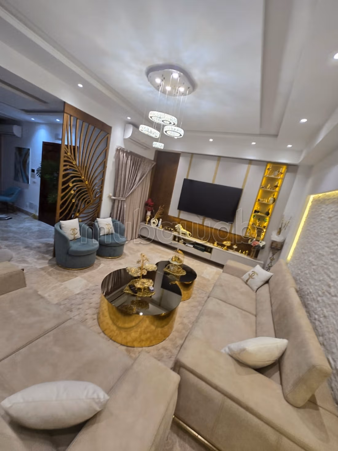 Duplex avec meuble